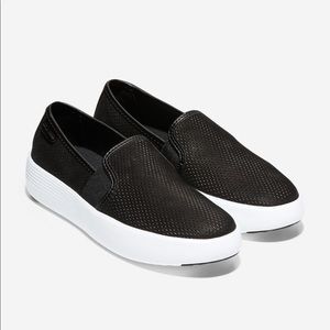 Slip on flat form